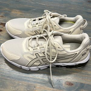 Womens ASICS size 7 1/2